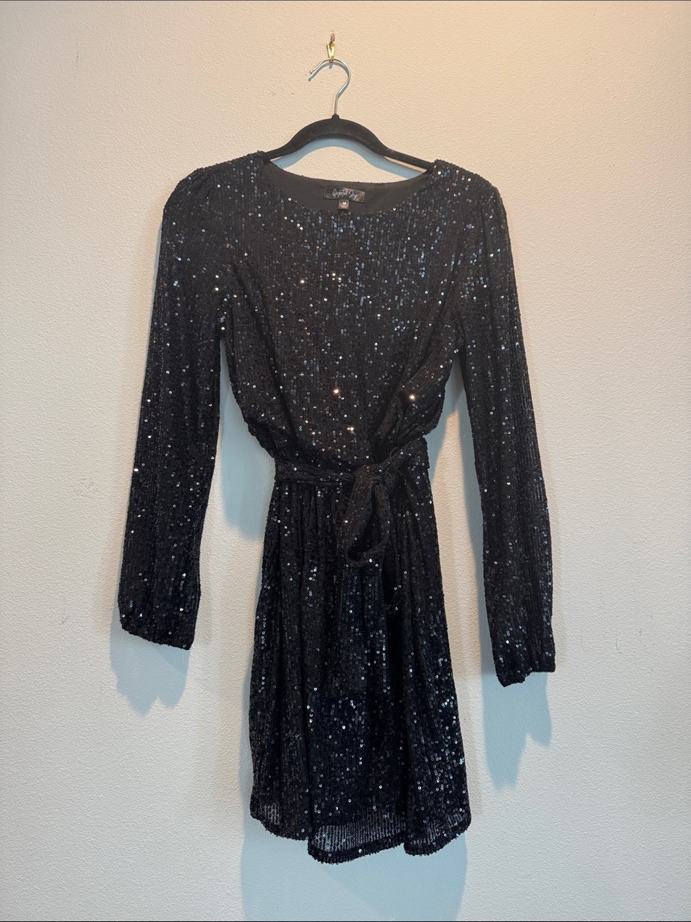 Women’s Black Sequin Long-Sleeve Tie-Waist Dress